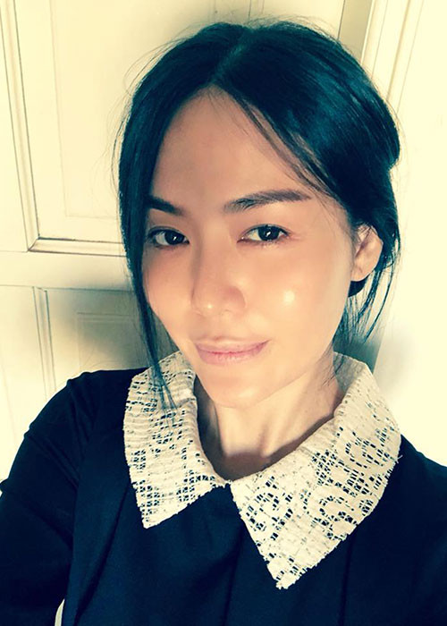 Hoa hậu Thu Thủy khoe gương mặt mộc với làn da căng bóng.