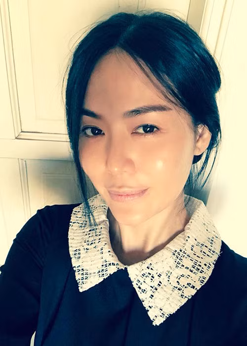 Hoa hậu Thu Thủy khoe gương mặt mộc với làn da căng bóng.