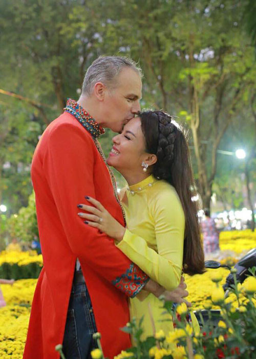 Trước khi đến với doanh nhân Christiaan, Lý Thanh Thảo từng qua một lần đò và có một cậu con trai tên Gia Khánh.