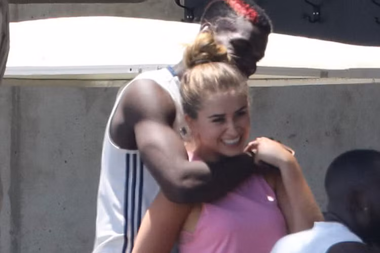 Paul Pogba hiện hẹn hò Maria Salaues. Được biết, hai người gặp nhau tại quán bar và bắt đầu yêu nhau vào năm 2017. Ảnh: Dailymail