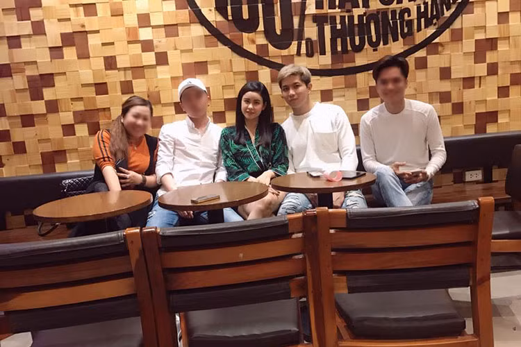 Ngày 6/10/2017, trên trang cá nhân, Trương Quỳnh Anh đăng trạng thái đã ly hôn. Tuy nhiên, cuối tháng 10, hai người vẫn xuất hiện bên nhau. Ảnh: Vietnamnet