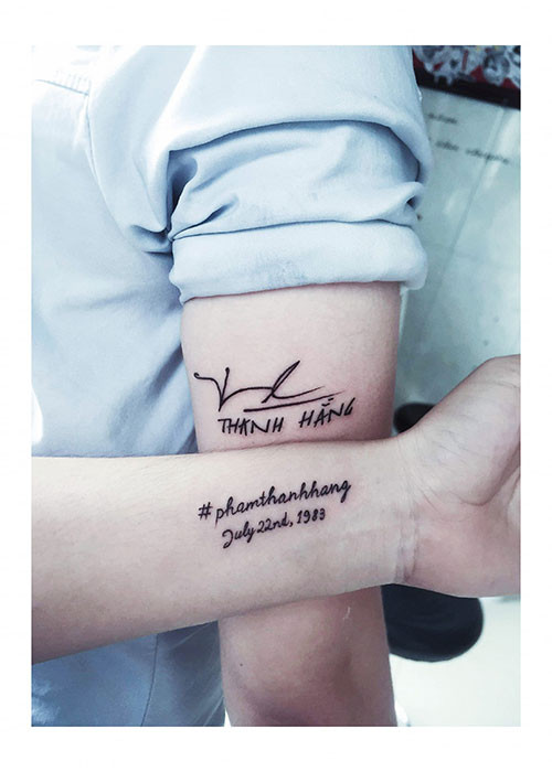 Fans xăm hình tên của thần tượng, Thanh Hằng xúc động: “Quà sinh nhật thật sớm! Các em quá can đảm và khiến chị xúc động, tuy đây không phải lần đầu. Nhưng có thể nào đừng làm da thịt đau thêm nữa được không em”.