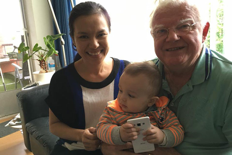 Hình ảnh Lý Thanh Thảo tươi rói bên bố chồng người Hà Lan.