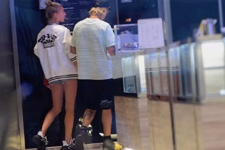 Justin và Hailey vẫn còn rất trẻ. Justin sinh năm 1994 còn Hailey năm nay 22 tuổi.