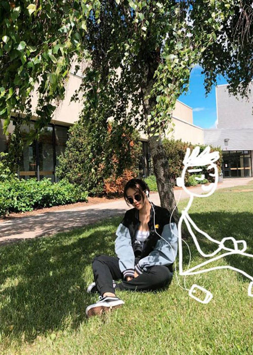 “Anh thích ngồi kiểu “Một vòng the Earth” và nghe nhạc cùng tui”.