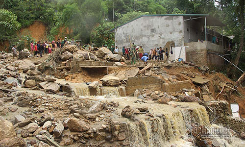 Khu vực xảy ra vụ việc, lũ cuốn phăng cả ngôi nhà cùng 3 người.