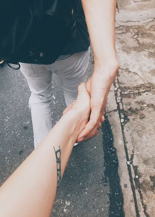 Lý Phương Châu động viên bạn trai Hiền Sến làm việc.