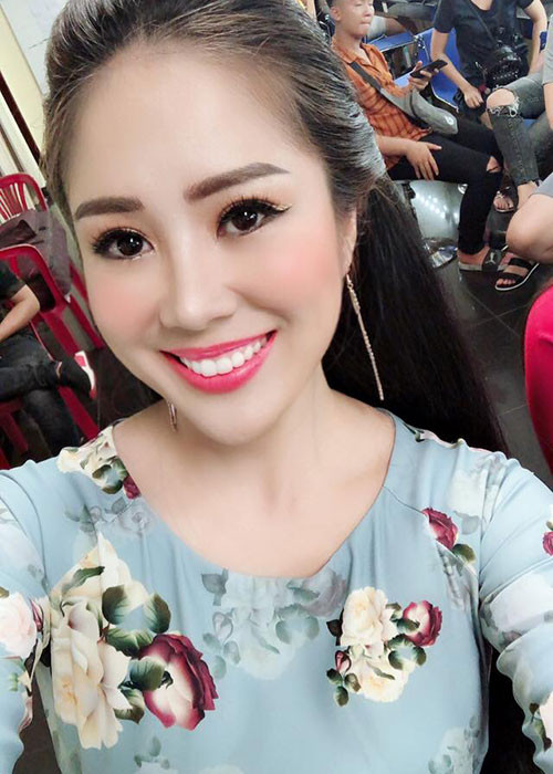 Khi trang điểm, Lê Phương đẹp rạng rỡ.