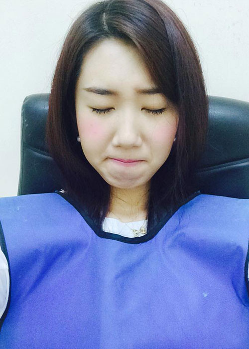 Nữ diễn viên phim "Gạo nếp gạo tẻ" không ngần ngại đăng tải hình ảnh khi để mặt mộc không thua kém lúc trang điểm.