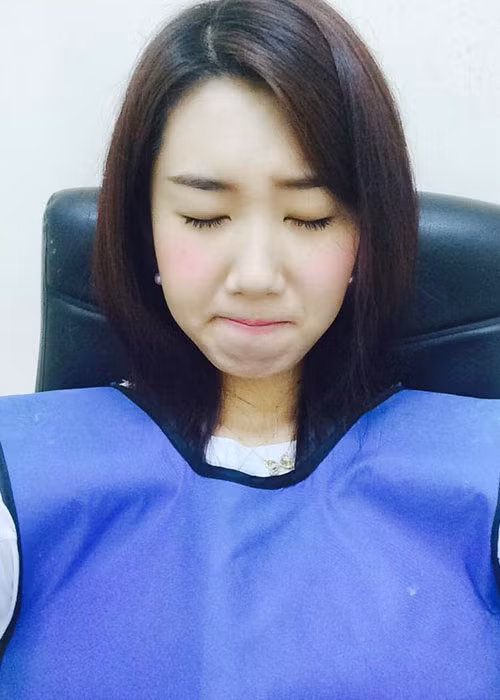 Nữ diễn viên phim "Gạo nếp gạo tẻ" không ngần ngại đăng tải hình ảnh khi để mặt mộc không thua kém lúc trang điểm.