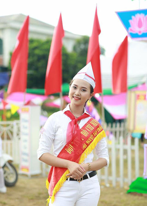 Khi còn học trung học phổ thông, Diệu Ngân là cán bộ Đoàn năng động, tự tin.