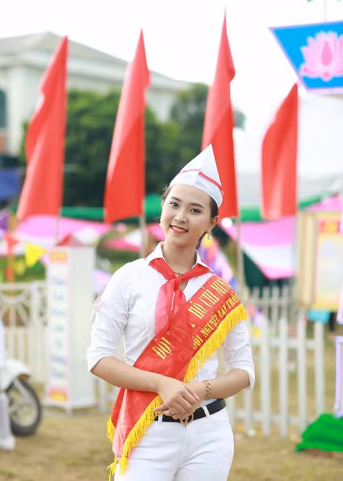 Khi còn học trung học phổ thông, Diệu Ngân là cán bộ Đoàn năng động, tự tin.