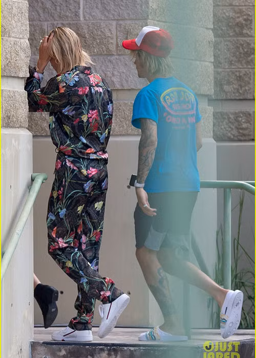  Justin Bieber và Hailey Baldwin đã đính hôn cách đây hơn một tuần. Ảnh: Justjared
