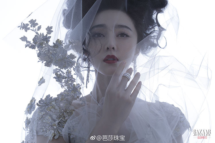 Là ngôi sao hàng đầu xứ Trung, nữ diễn viên Phạm Băng Băng có cát -sê đóng phim, dự sự kiện khủng. Ngoài ra, cô còn kinh doanh khá mát tay.