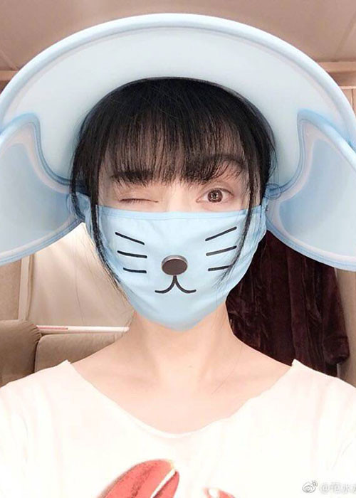 Người đẹp còn có thói quen thuê trang phục khi xuất hiện tại các sự kiện giải trí lớn nhỏ. Ảnh: Weibo