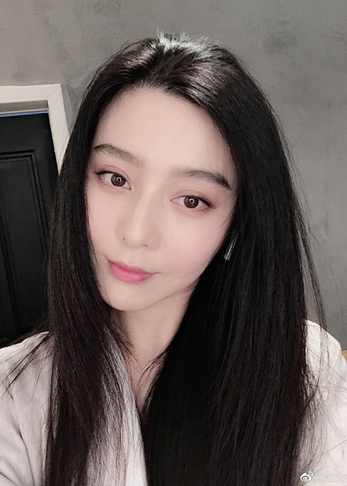 Lối sống tiết kiệm, giản dị của "nữ hoàng giải trí" xứ Trung gây ngạc nhiên. Ảnh: Weibo