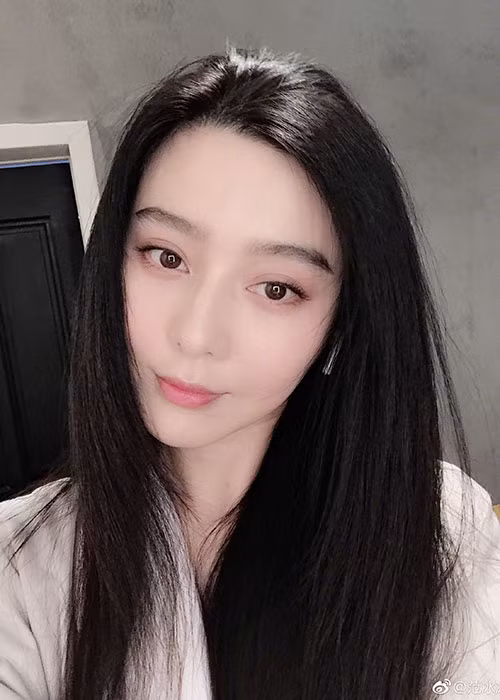 Lối sống tiết kiệm, giản dị của "nữ hoàng giải trí" xứ Trung gây ngạc nhiên. Ảnh: Weibo