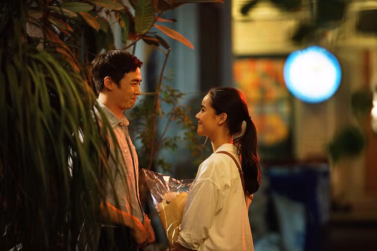 Moji (Nichkhun) và Jane đã phải lòng nhau ngay lần gặp đầu tiên. Sau 2 tháng hẹn hò, Moji cầu hôn Jane và muốn đưa Jane về Nhật sống.