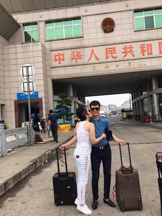 Kiều Thanh cùng bố của con trai luôn dành cho nhau những khoảnh khắc hạnh phúc, ngọt ngào dù chưa từng tổ chức đám cưới.