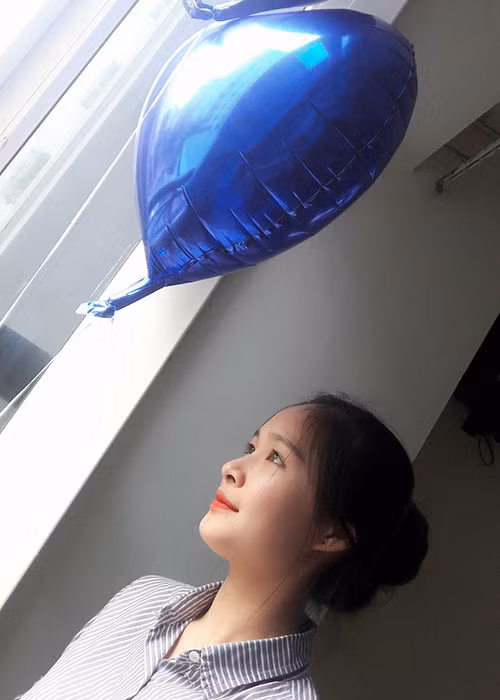 Sở hữu mái tóc rất dài, Khánh Linh thường được gọi là “công chúa tóc mây” - một nhân vật hoạt hình nổi tiếng. Ảnh: FBNV