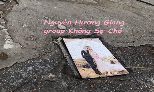Bức ảnh cưới đã không còn được đặt ở nơi trang trọng như đúng giá trị của chúng.