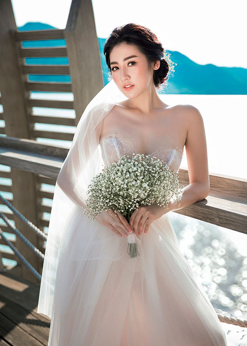 Người đẹp sinh năm 1993 sẽ lên xa hoa vào ngày 21/7 tới đây.