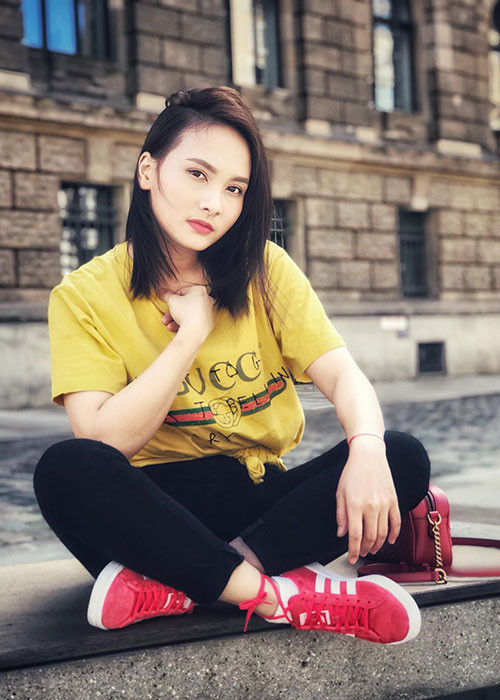 Bảo Anh trẻ trung, sành điệu trên đường phố Đức.