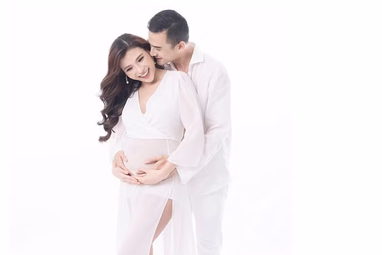 Thúy Diễm và Lương Thế Thành làm đám cưới vào năm 2016. Trước và sau khi gắn bó, cặp đôi đóng chung không ít phim.