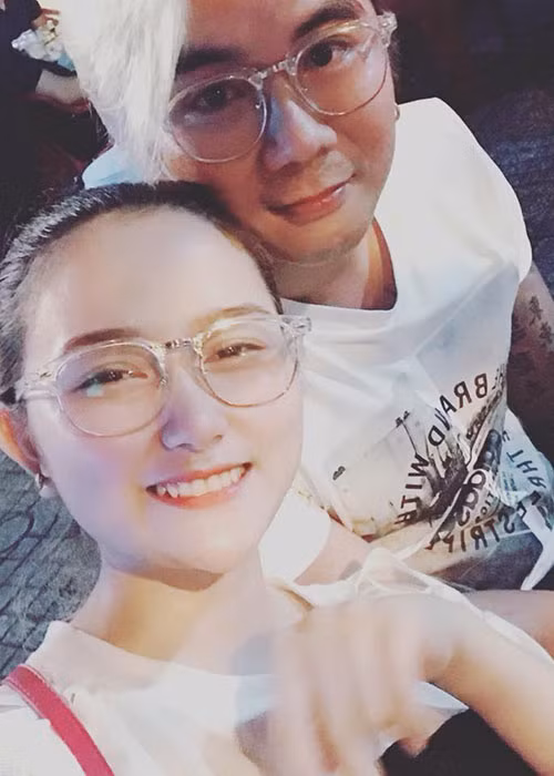 Khánh Đơn - Huỳnh Như yêu nhau đã được 1 năm.