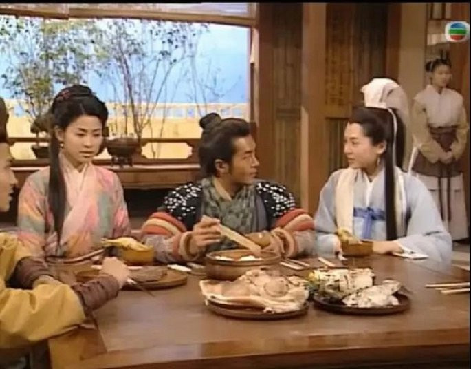 Gần 10 năm sau, Cổ Thiên Lạc mặc lại trang phục này trong "Cỗ máy thời gian".