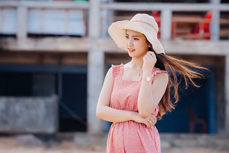 Diệu Ngân hiện bị loại khỏi chung kết Hoa hậu Việt Nam 2018.