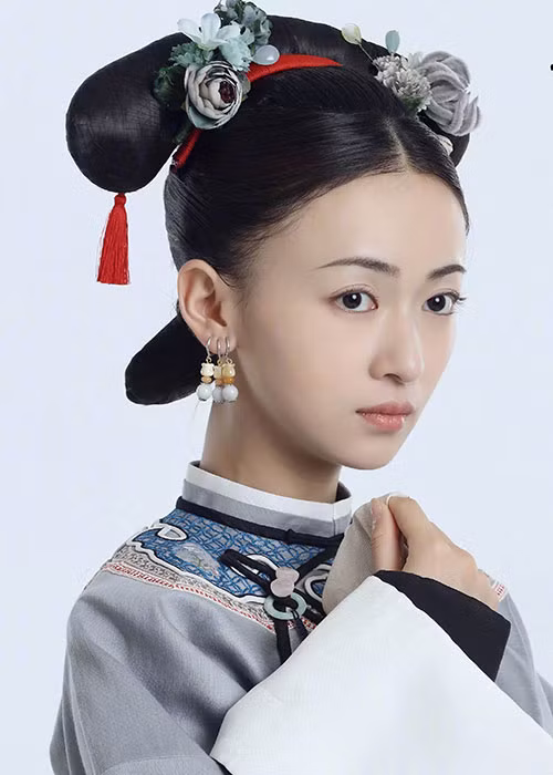 Ngô Cẩn Ngôn theo đuổi môn ba lê từ nhỏ, khi bị chấn thương cô chuyển hướng đóng phim.