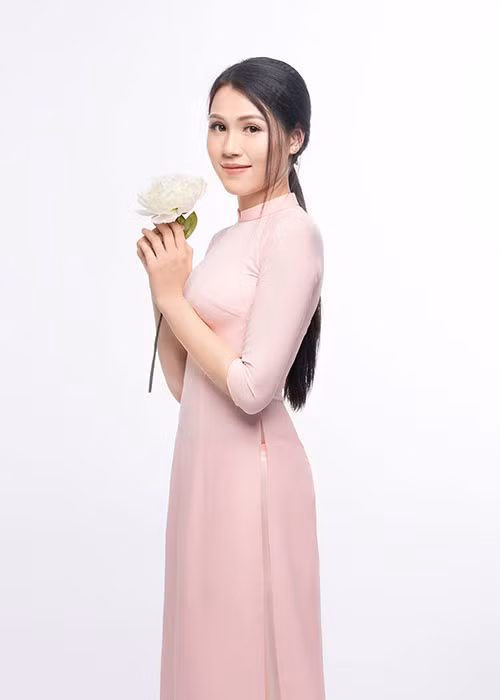 Người đẹp sinh năm 1993 đến từ Hải Phòng.