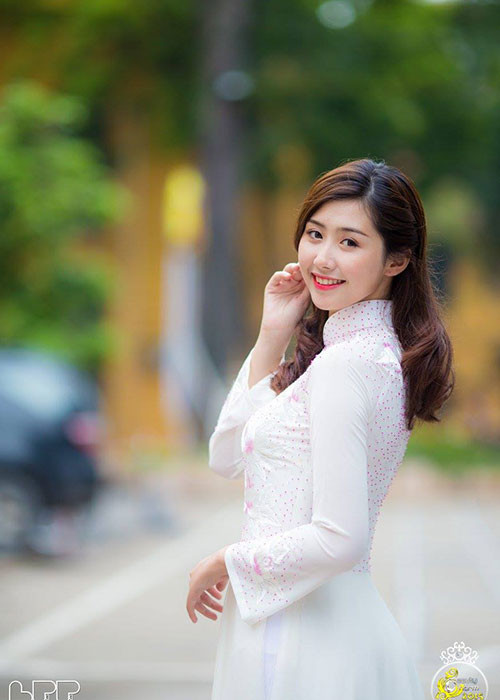 Nữ tiếp viên hàng không từng tham gia cuộc thi Duyên dáng Ngoại thương năm 2015 và đoạt giải "Hoa khôi thương trường". Ảnh: Fanpage