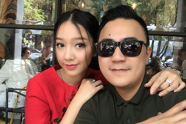 Justin H Chiêm - bạn trai của Băng Di viết: "Mọi người nhớ là Băng Di chỉ đóng vai ác trong series Gạo nếp gạo tẻ thôi. Phim là phim, ở ngoài không có như vậy. Ở ngoài siêu dễ thương và tốt lắm nên xin mấy cô chú đừng chửi khi gặp ở ngoài nha. Tội nghiệp người yêu của Justin quá".