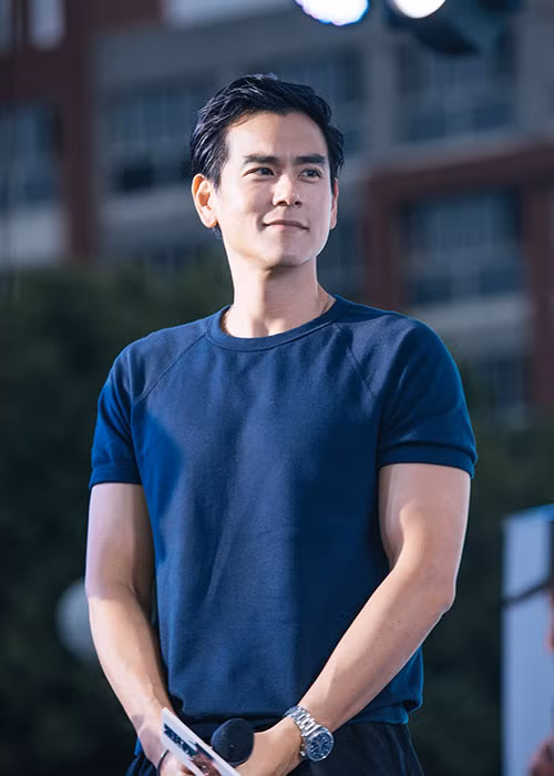 Nam diễn viên sinh năm 1982 hiện có chỗ đứng trong showbiz sau nhiều năm chật vật. Ảnh: Weibo