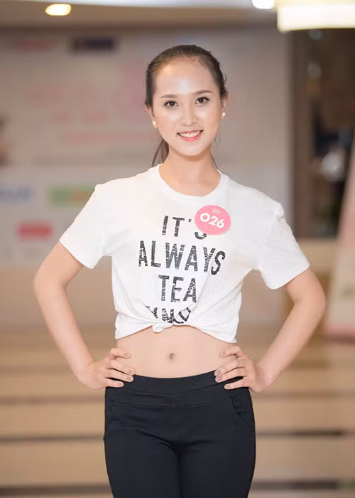 Sau màn catwalk không giống ai, Diệu Ngân đã lên tiếng. 10X cho hay, cô bị lúng túng do không có kinh nghiệm và ít thời gian tập luyện catwalk.