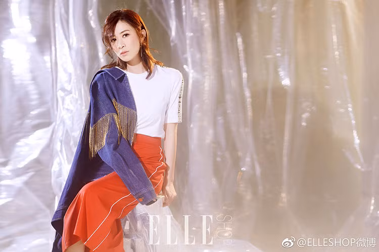 Xinh đẹp, nổi tiếng, Xa Thi Mạn hiện là quý cô độc thân đắt giá của làng giải trí Hoa ngữ. Ảnh: Weibo