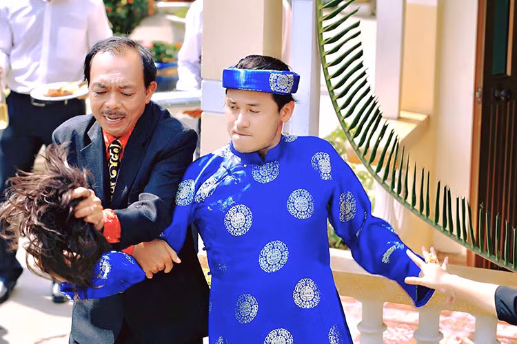 Trong diễn xuất, Thanh Hoàng luôn nghiêm túc. Anh không ngại thử sức mình ở nhiều dạng vai từ chính kịch, bi kịch đến hài kịch. Ảnh: FBNV