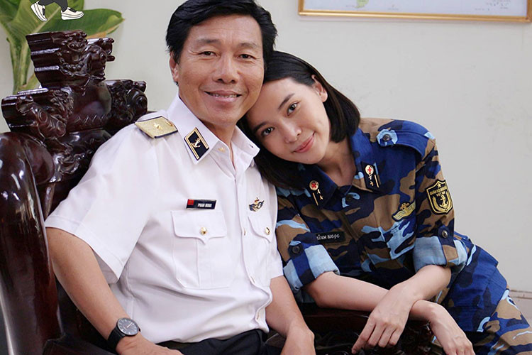 Cao Thái Hà đóng vai trung úy Minh Ngọc trong "Hậu duệ mặt trời".