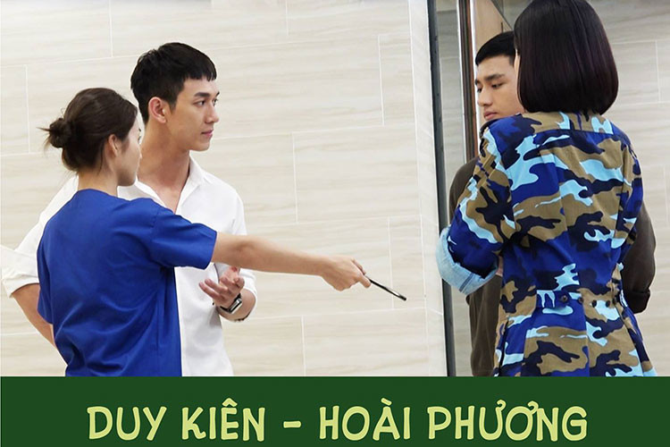 Fanpage phim "Hậu duệ mặt trời" cập nhật vô số hình ảnh hậu trường thú vị của Song Luân.
