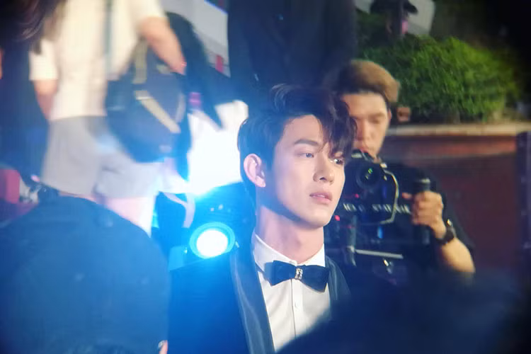 Sinh năm 1991, Song Luân sở hữu gương mặt đẹp hút hồn. Ảnh: FBNV