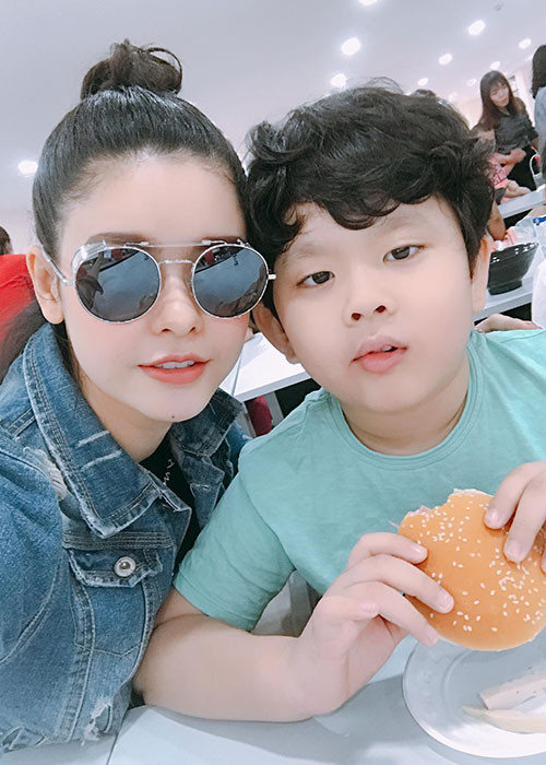 Ồn ào hôn nhân của Tim và Trương Quỳnh Anh lắng xuống từ cuối năm 2017 cho đến nay khi cả hai hạn chế xuất hiện bên nhau. Ảnh: FBNV