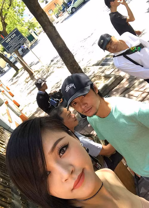 Quay phim dưới trời nắng nóng ở Hà Nội, Thu Quỳnh kiệt quệ cả thể chất lẫn tinh thần. Sau 4 ngày quay liên tục, cô bị ốm và phải nằm nhà suốt một ngày. Ảnh: Vietnamnet