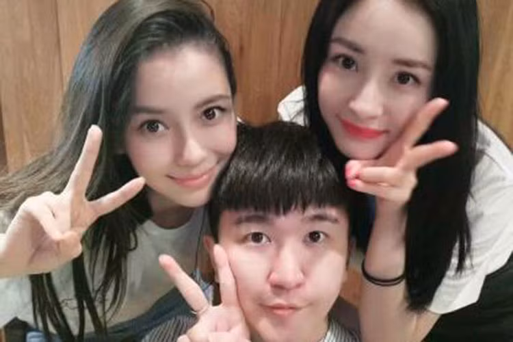 Dương Mịch tìm được bến đỗ bên Lưu Khải Uy còn Angelababy về chung một nhà với Huỳnh Hiểu Minh. Ảnh: Weibo