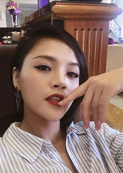 Thu Quỳnh than thở một tuần cô bốn lần bị hack trang cá nhân.