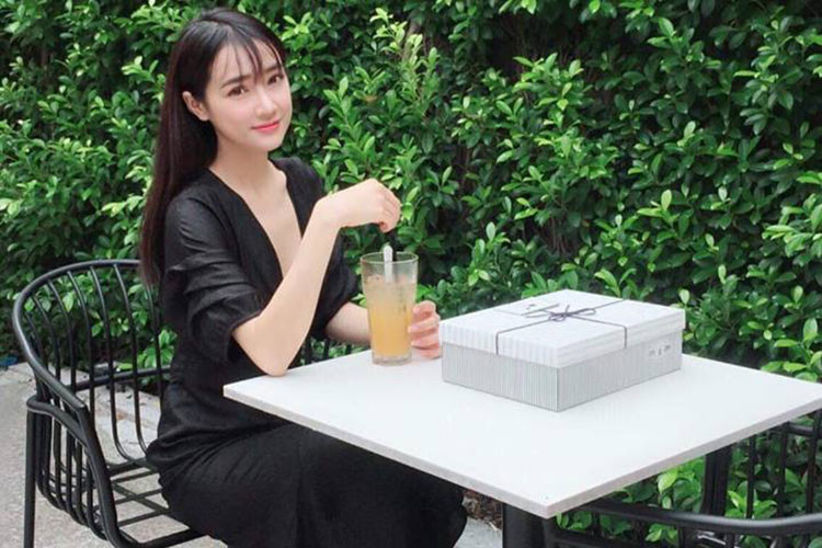 Nhã Phương động viên bản thân cố gắng làm nhiều các dự án sắp tới.