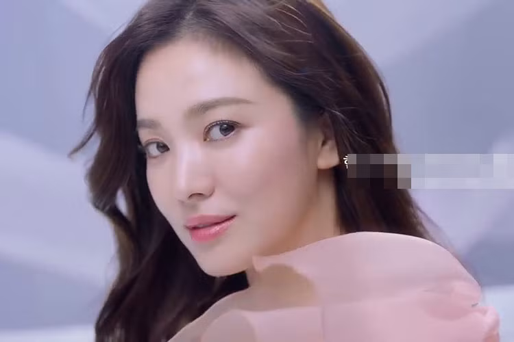 Kết hôn với Song Joong Ki, nhan sắc của Song Hye Kyo vẫn gây mê đắm. Ảnh: Youtube