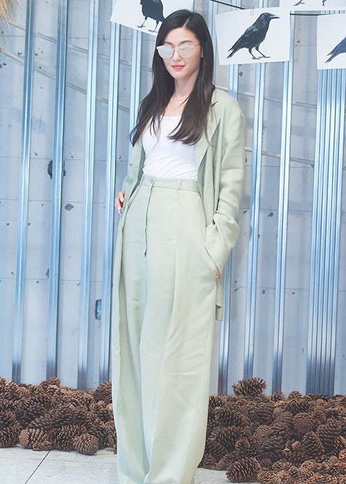 Dù đã bà mẹ bỉm sữa hai con, "mợ chảnh" vẫn giữ vóc dáng thon thả. Ảnh: topstarnews