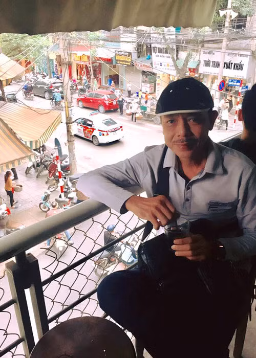 Nam nghệ sĩ sinh năm 1963 sống giản dị, không phô trương ồn ào.